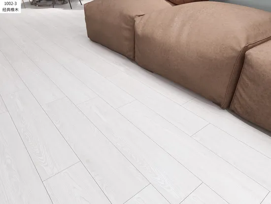 Prix ​​d'usine imperméable à l'eau commerciale en bois PVC revêtement de sol en vinyle flottant bon marché planche de vinyle Spc cliquez sur les carreaux de sol